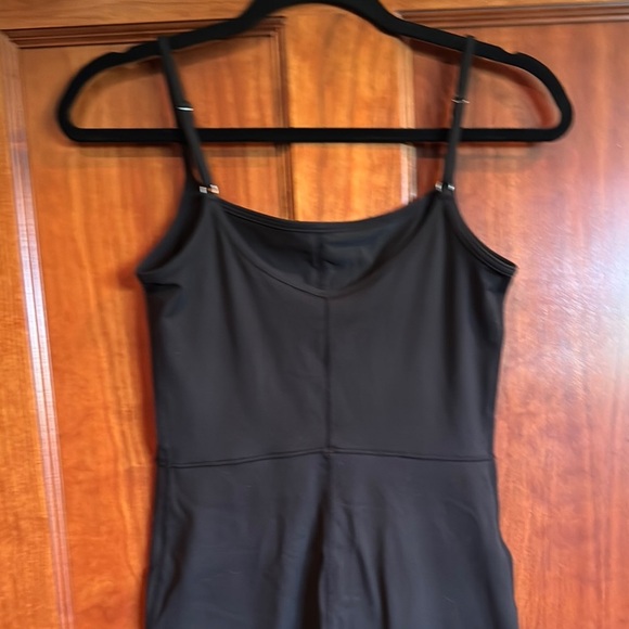 Elegant Black Jumpsuit - Picture 3 of 4